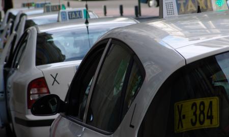 taxi_queue_madrid_spain